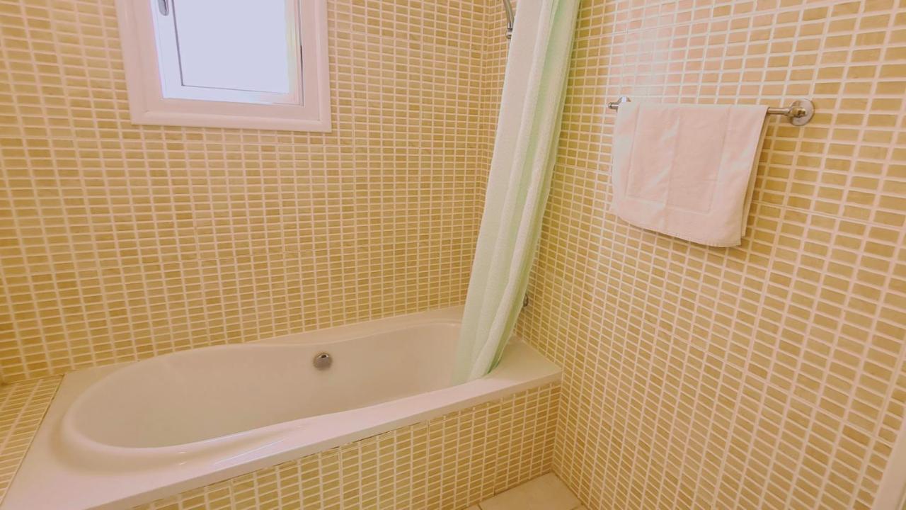 Nissi 3 Privileges Apt アヤナパ エクステリア 写真
