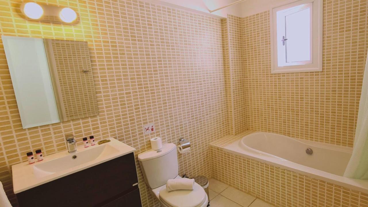Nissi 3 Privileges Apt アヤナパ エクステリア 写真